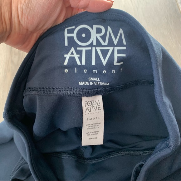 FORMATIVE ELEMENT Jaime high rise cropped leggings size small in Navy - Picture 3 of 7